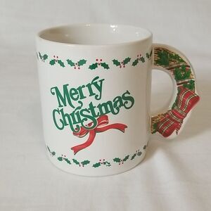 Merry Christmas Wreath Handle 8 oz.‎ Mug